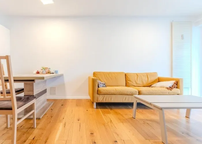 3 Personen In Zentrum-naehe *