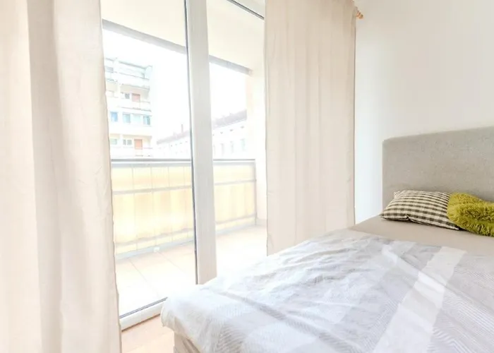 3 Personen In Zentrum-naehe *